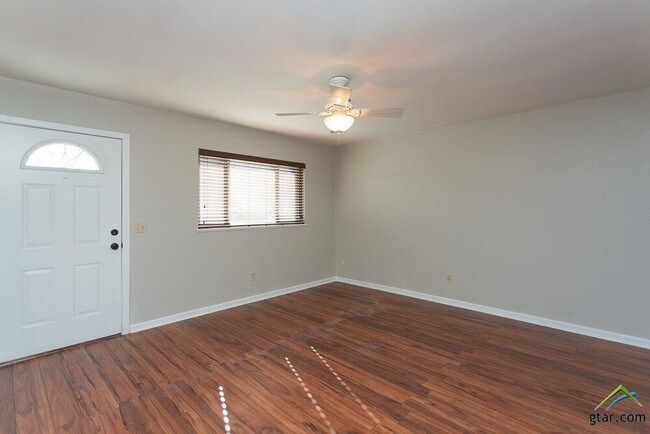 Building Photo - 2420 Terilinga Dr