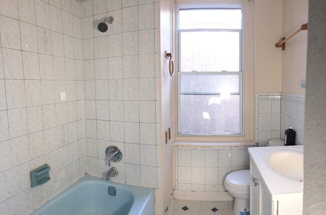 Foto del edificio - 1639 W Diamond St