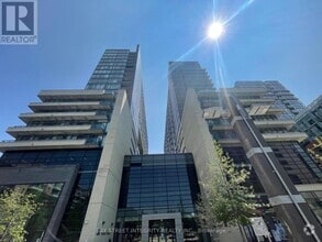 Building Photo - 36-15136 Lisgar St