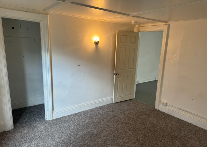 Foto principal - 613 Mill St