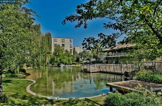 Building Photo - 202 N Civic Dr