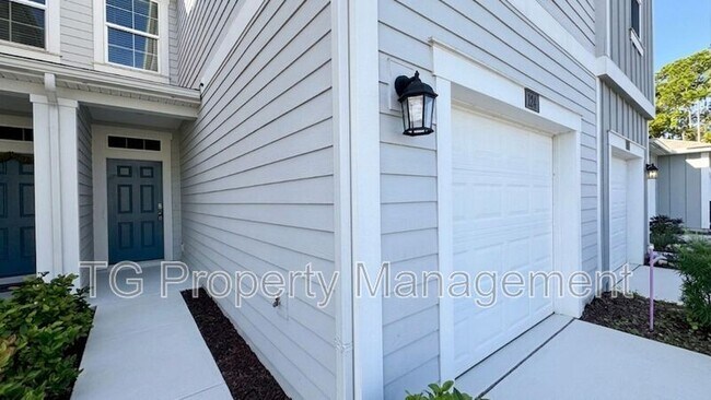 Building Photo - 124 Pasadena Dr
