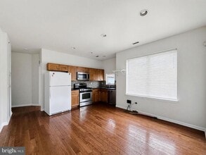 Building Photo - 1822 W Norris St