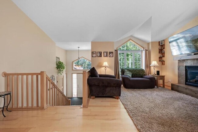 Foto del edificio - 2921 235th Ave NW