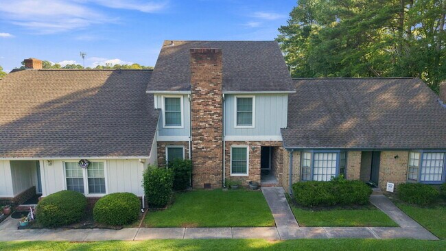 Foto del edificio - 126 Oakmont Dr