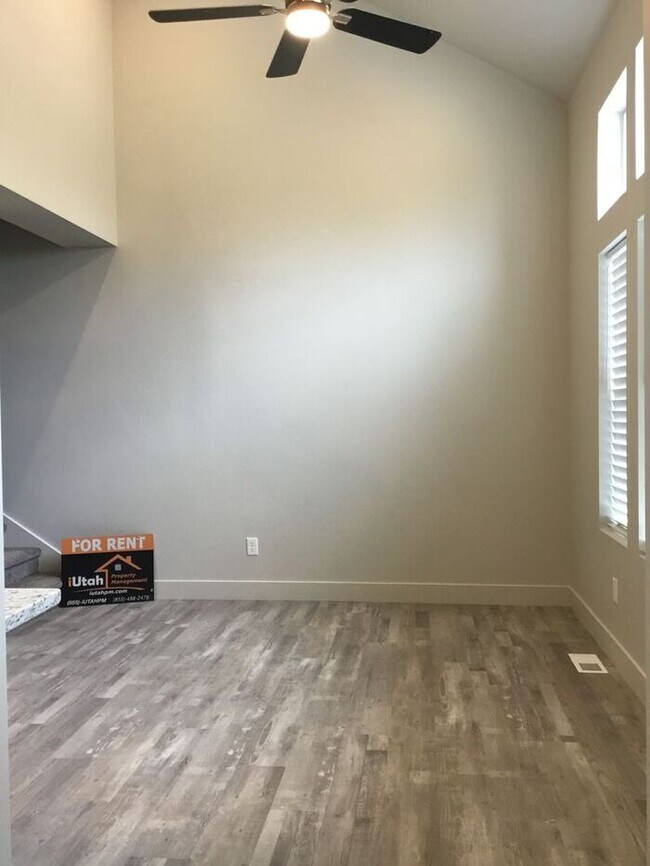 Building Photo - Brand NEW! 2 Bdrm 2 1/2 Bth 2 Car Garage. ...