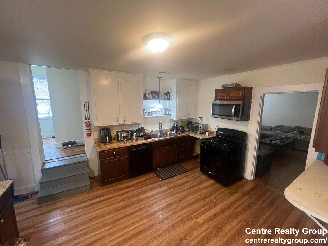 Foto principal - 755 South St