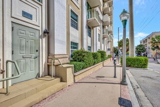 Building Photo - 610 Clematis St