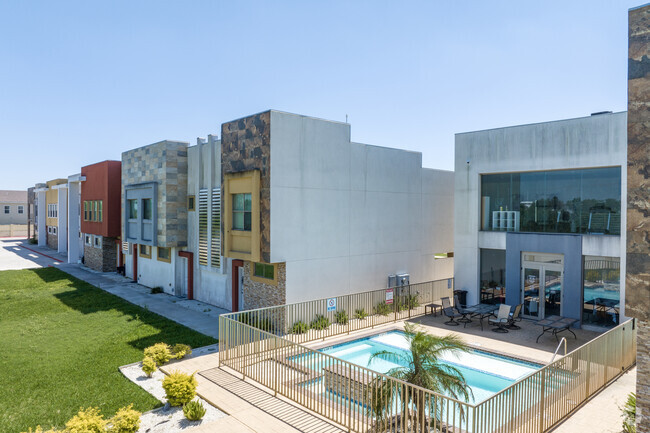 Pool View - Aqua Luxury Living