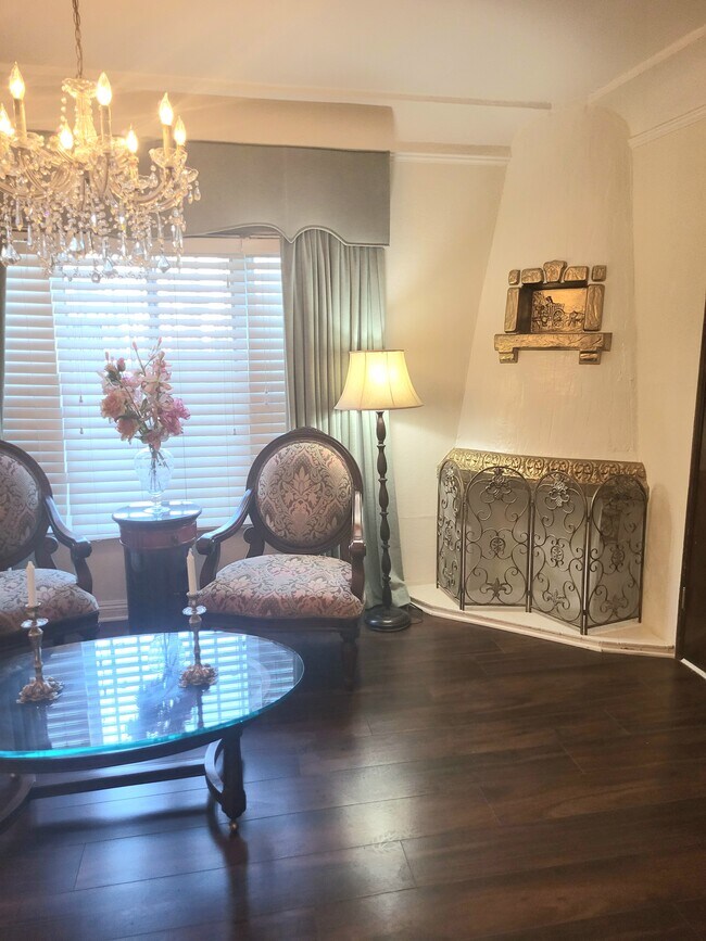 gilded corner fireplace - 234 LIME Ave