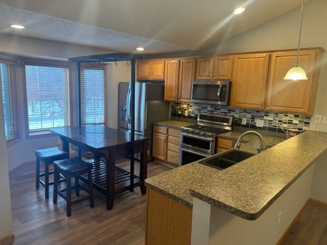 Building Photo - Gorgeous 6 Bed/3 Bath/3 Garage SFH with Screened in Porch, and Firepit in Minnetrista!