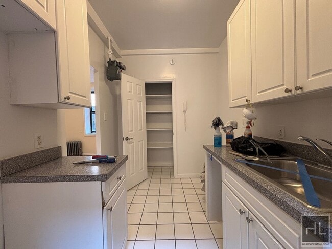 Building Photo - WEST 45 STREET