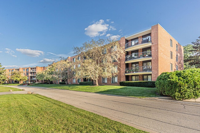 Building Photo - 1415 E Central Rd
