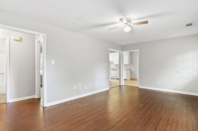 Foto del edificio - 32 Norwood Ct