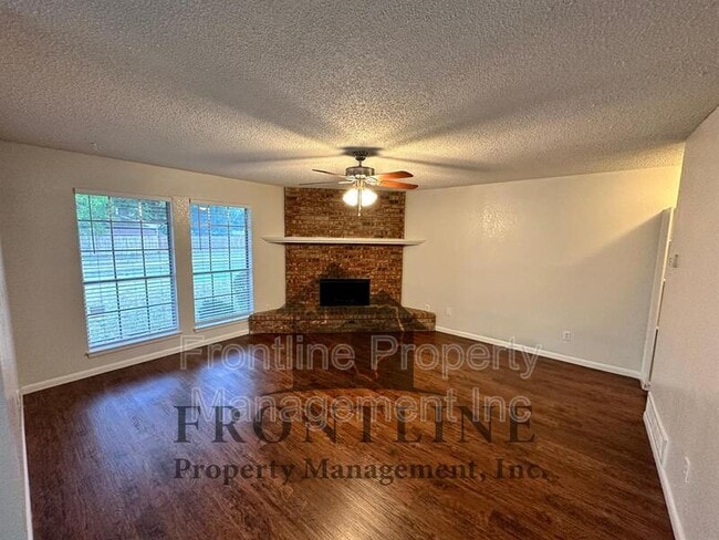 Building Photo - 1305 Lovell Dr