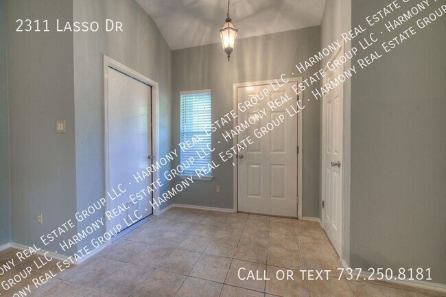 Building Photo - 2311 Lasso Dr