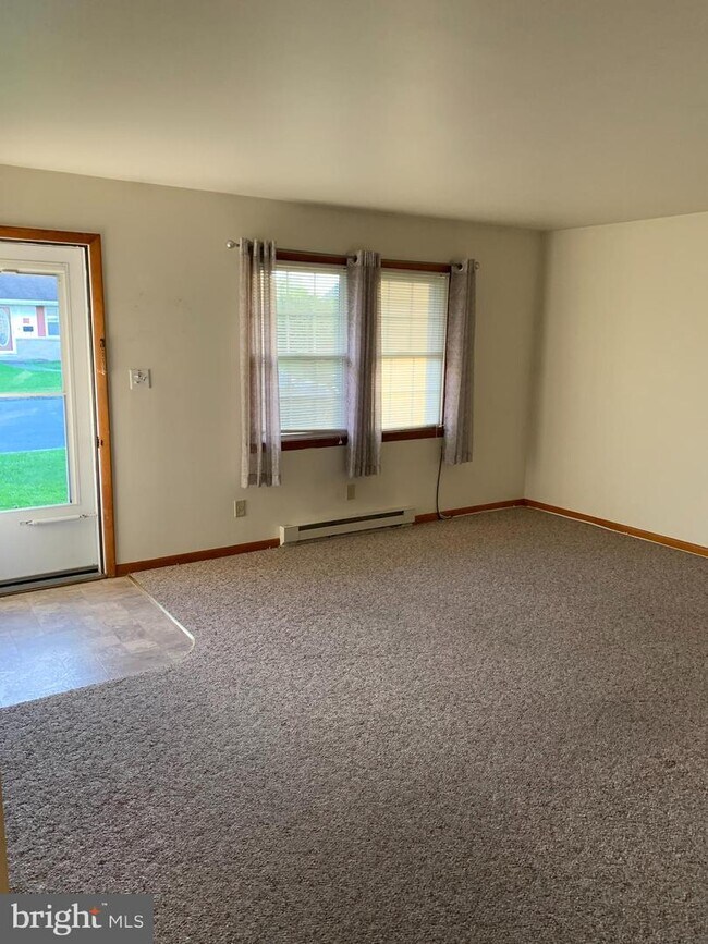 9 Edward Dr, Greencastle, PA 17225 House Rental in Greencastle, PA