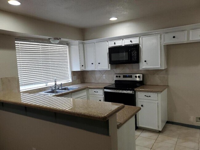 Foto del edificio - 6831 Stoney River Dr