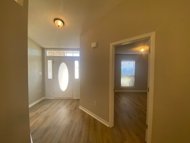 Foto del edificio - 9676 Parker Lake Cir