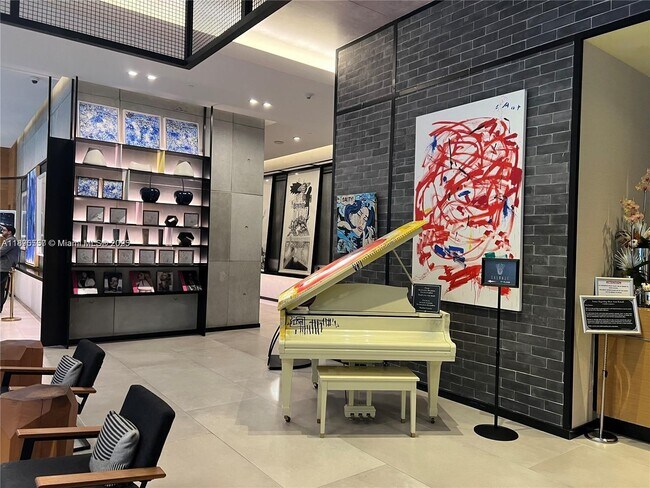 Foto del edificio - 121 NE 34th St