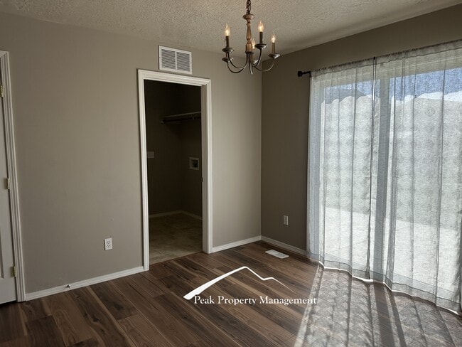 Building Photo - 2524 Colfax Dr