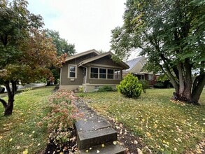 Building Photo - 2700 Springmont Ave