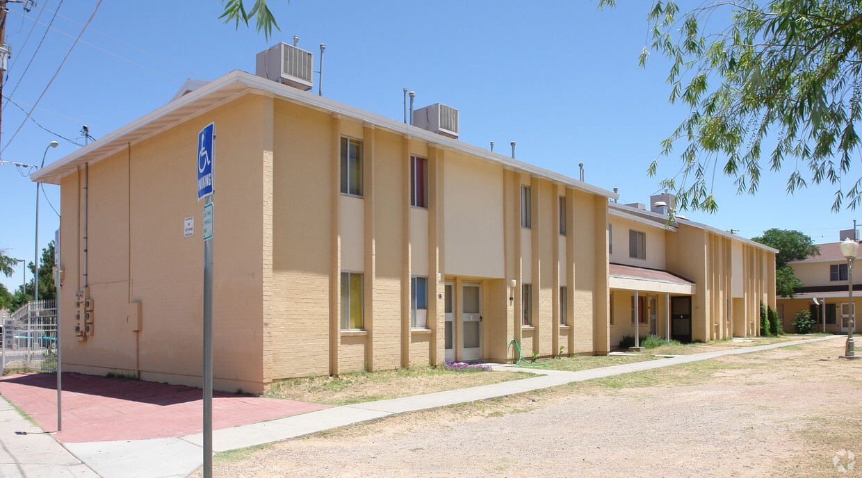 Primary Photo - Marmolejo Apartments