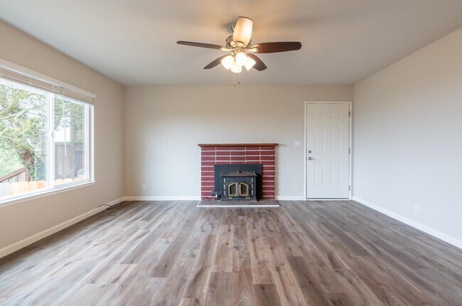 Foto del edificio - 556 Heathcliff Dr