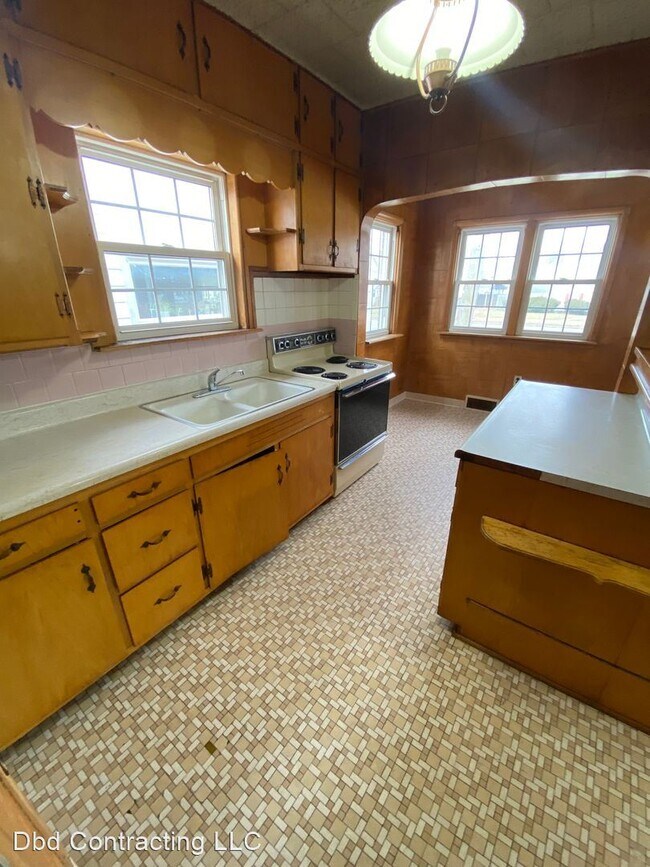 Building Photo - 2 br, 1 bath House - 822 E Rudisill Blvd