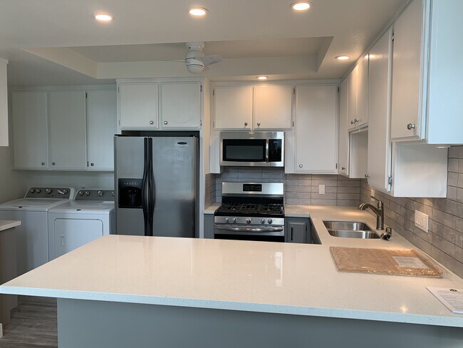 Building Photo - 33902 Olinda Dr