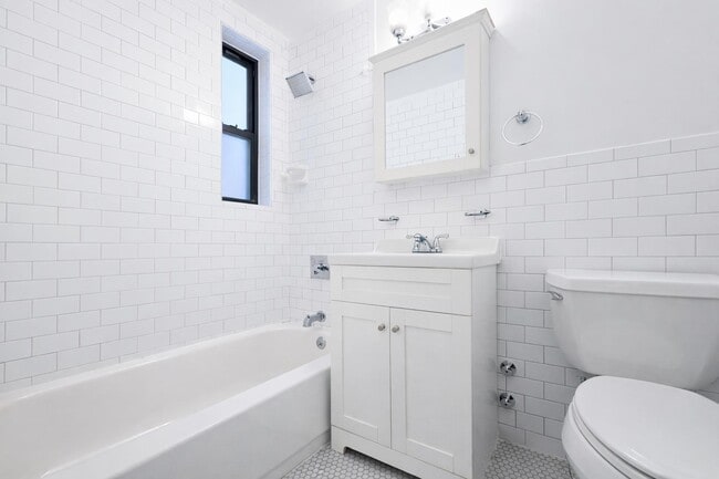 Building Photo - 525-527 Riverdale Avenue