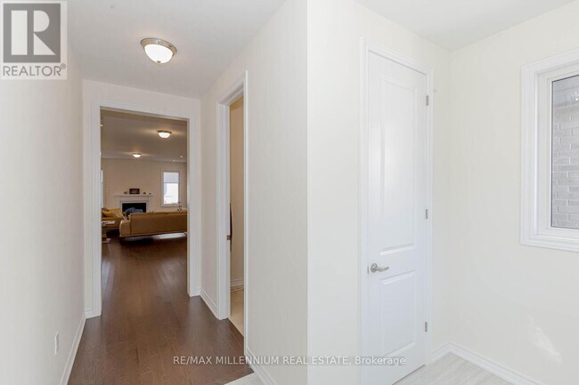 Building Photo - 639 Bearberry Pl