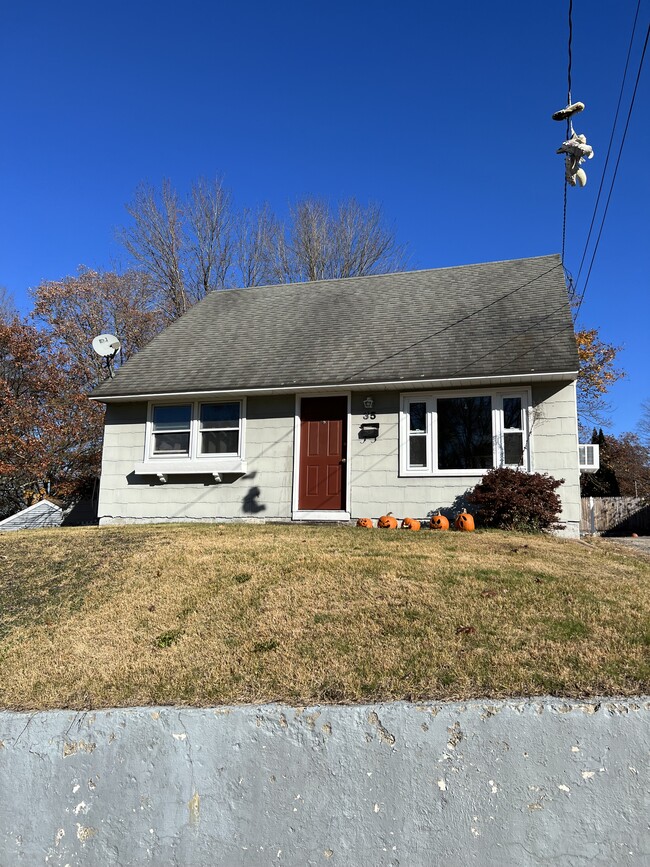 Building Photo - 35 Lynwood Dr