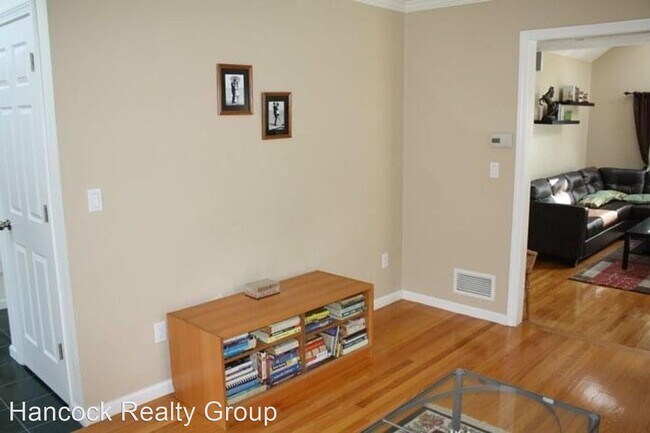 Foto del edificio - 3 br, 2.5 bath House - 5 Hemlock Lane