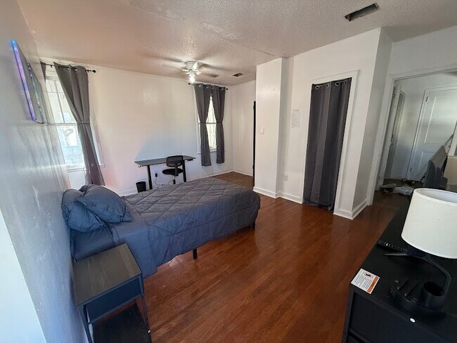 Foto del edificio - 4400 Lillian Hwy