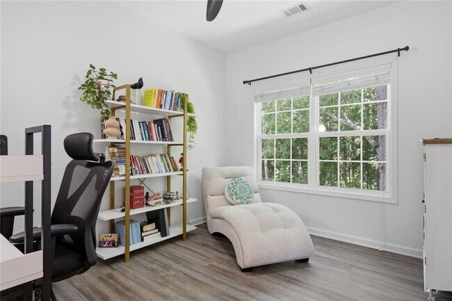 Foto del edificio - 2540 Lansing Ln