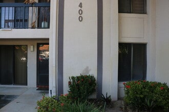 Building Photo - 400 Club Cir