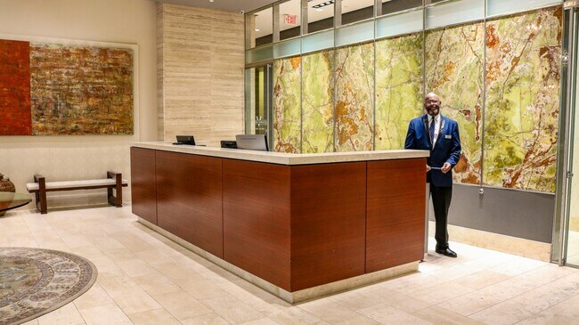 Foto del edificio - 215 N Pine St
