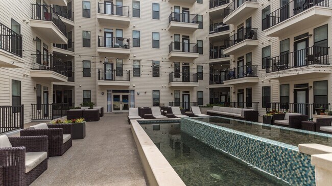 Foto del edificio - 819 18th Ave S