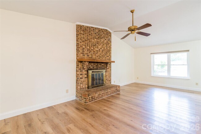 Foto del edificio - 7821 Cloughy Cir