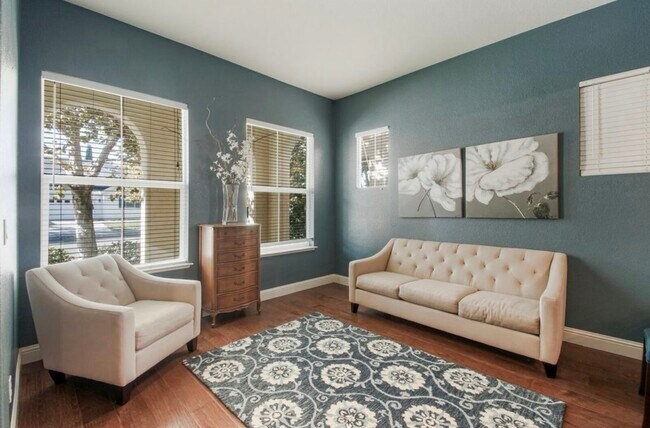 Building Photo - 4353 Middlefield Dr