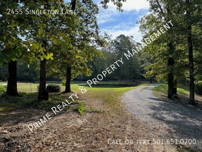 Foto del edificio - 2455 Singleton Ln