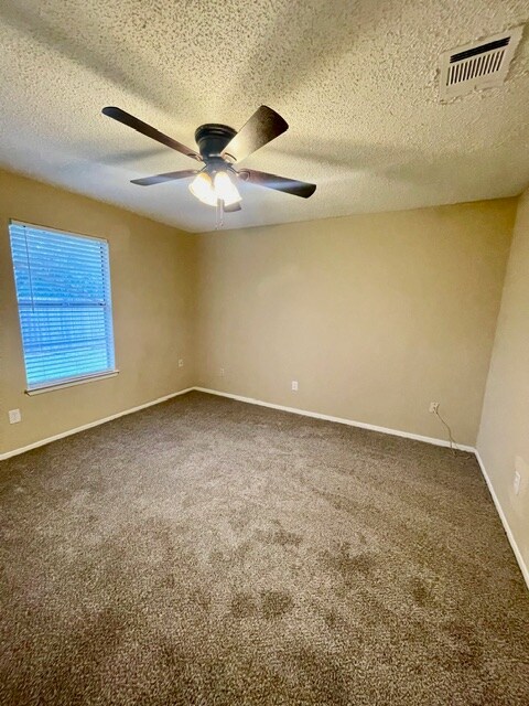 Foto del edificio - 2632 Colonial Ave