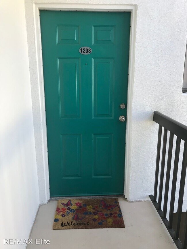 Building Photo - 2 br, 2 bath House - 300 Columbia Dr. #208-1