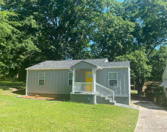Building Photo - Room in House on Baker Rd NW