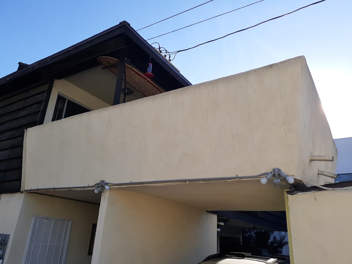 upstairs unit with large patio - 1514 Penmar Ave