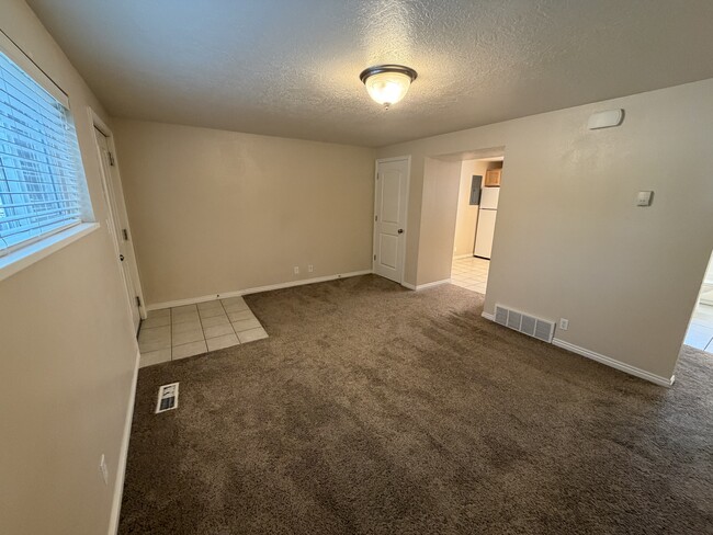 Building Photo - 1633 S 740 E