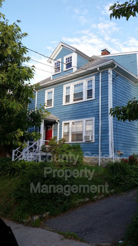Building Photo - 14 Hosmer St