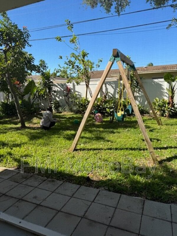 Foto del edificio - 8958 110th St