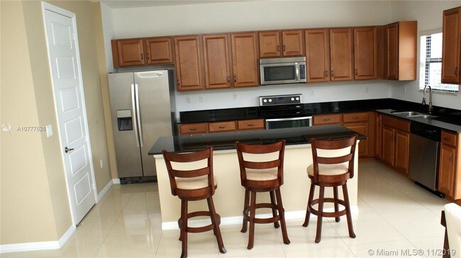 Foto del edificio - 736 NE 191st Terrace